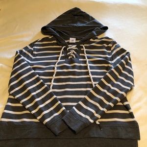 sweat shirt